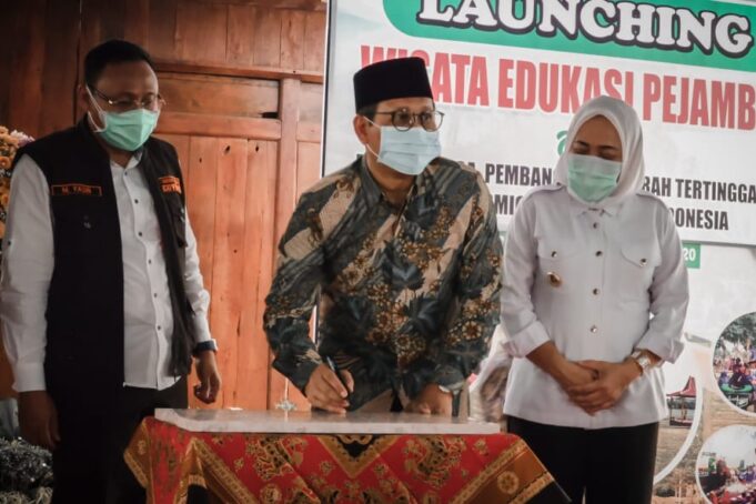 Menteri Desa Lounching Taman Edukasi Pejambon